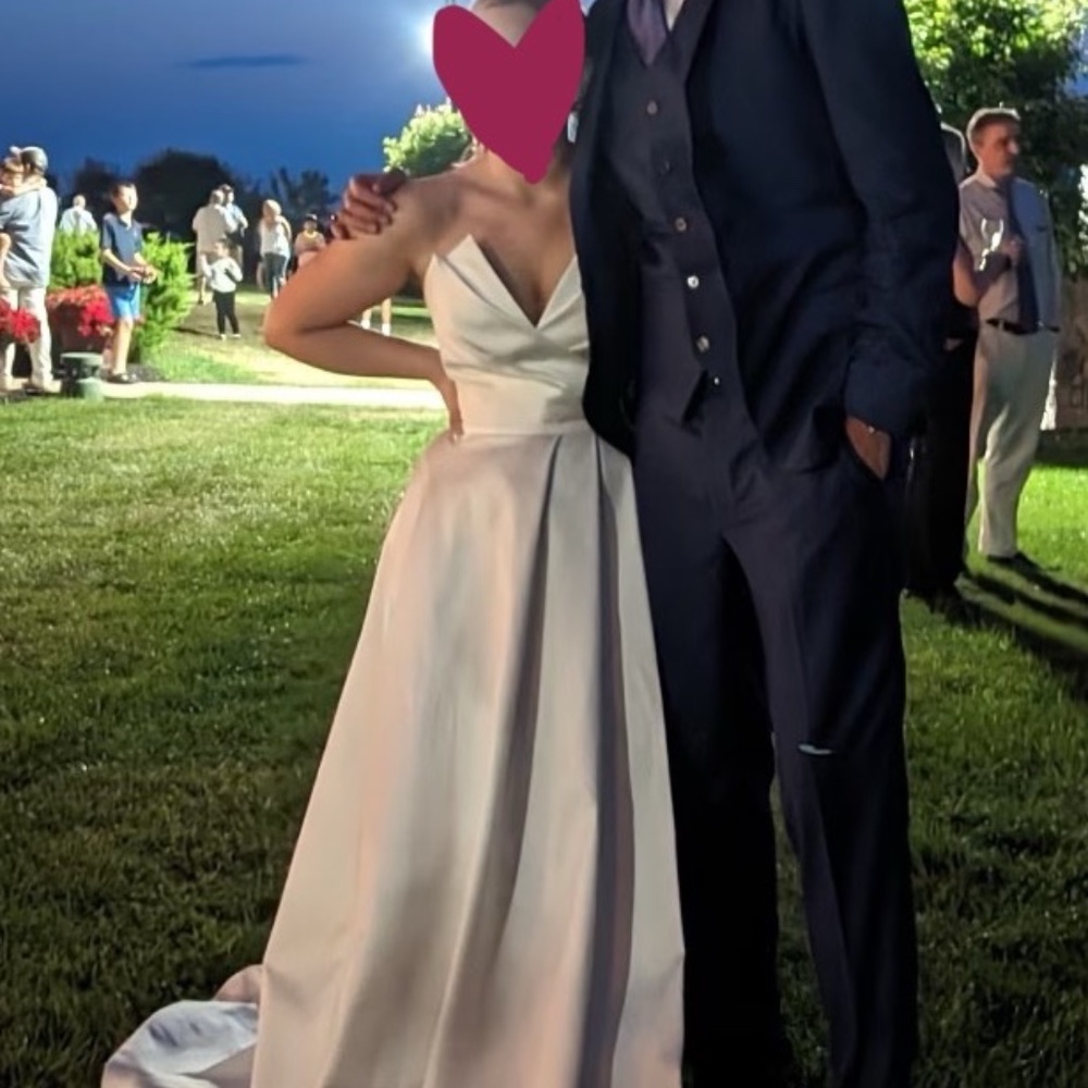 Suzanne Neville Penny - modern classic wedding gown in silk mikado - Picture 6 of 7